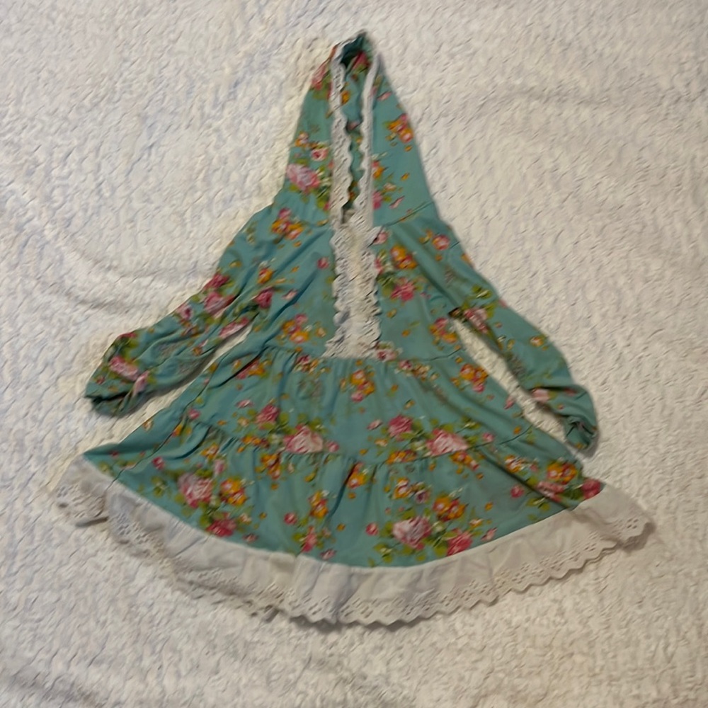 Tutu & lulu size 4 Ruffle Hoodie